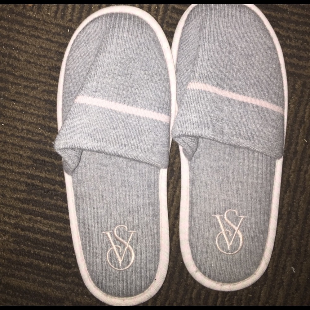 COPY - NWOT VS Slippers